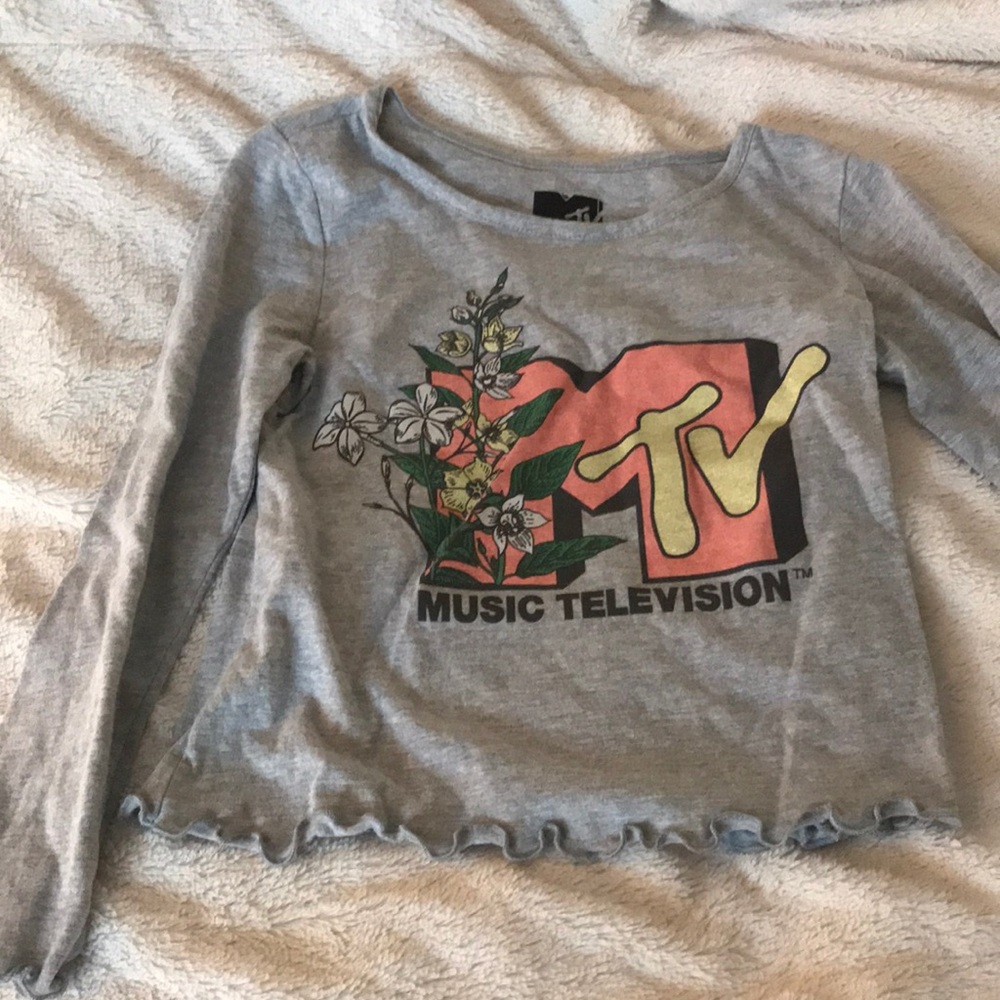 Preloved but like new ~ girls MTV tee 🌸